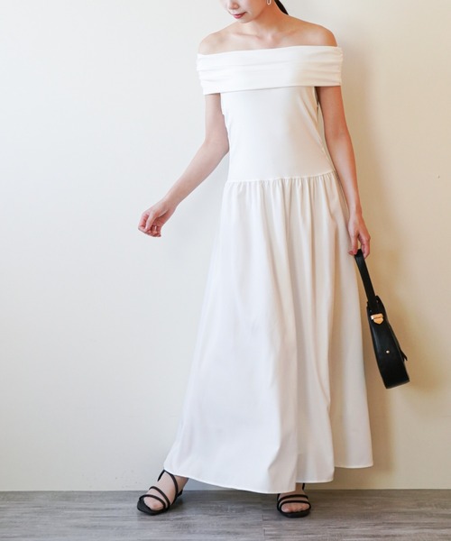 a lot of love(ア ロット オブ ラブ)の「オープンショルダー ロマンティックワンピース(ワンピース・レディース・ホワイト/ブラック・FREE)」の4枚目の写真