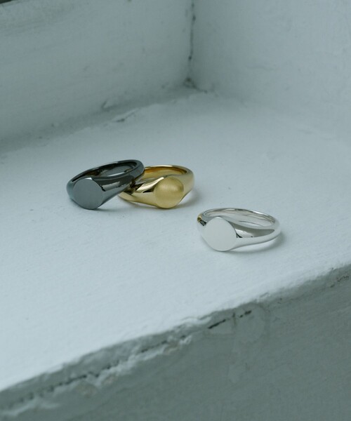 and cloud(アンドクラウド)の「Signet Circle Ring(リング・レディース・ブラック/シルバー/イエローゴールド・19号/15号/17号/13号/11号)」の3枚目の写真