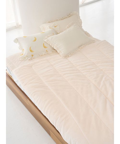 Sleep】エンボス雲柄 キルトケット（寝具）｜gelato pique Sleep