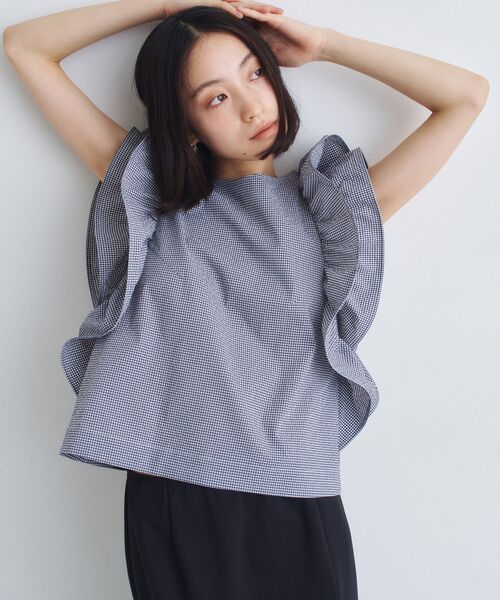 CODE A(コードエー)の「ruffle drama blouse(シャツ/ブラウス・レディース・ネイビー系1/ホワイト/ブラック・00)」の3枚目の写真