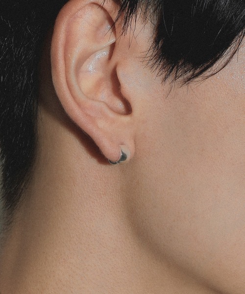 whoseA(フーシー)の「【silver925】RollminiHoopPierce / ロールミニフープピアス(ピアス(両耳用)・メンズ・シルバー/ゴールド・FREE)」の20枚目の写真