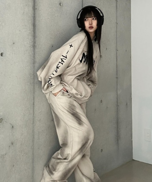KsG(ケーエスジー)の「ダメージドルマンレタリングスウェット(スウェット・レディース・ベージュ/ブラック・X-LARGE/LARGE/MEDIUM)」の9枚目の写真