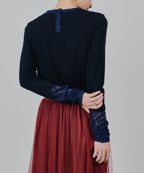 DOLLUPOOPS(ドールアップウップス)の「袖レースロンT(Tシャツ/カットソー・レディース・ブラック/オフホワイト/チャコールグレー・38)」の1枚目の写真