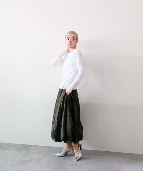 DOLLUPOOPS(ドールアップウップス)の「袖レースロンT(Tシャツ/カットソー・レディース・ブラック/オフホワイト/チャコールグレー・38)」の4枚目の写真