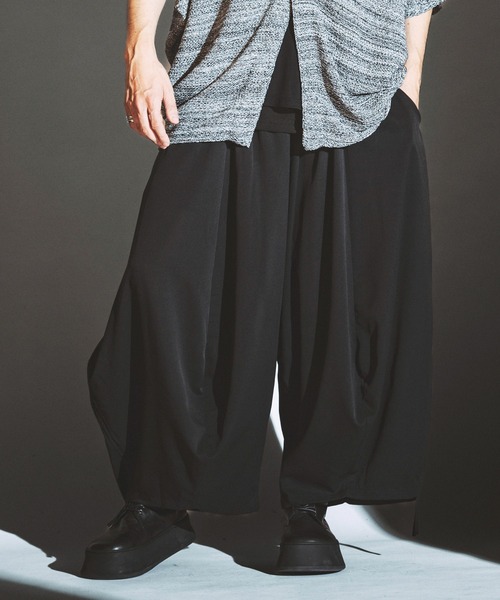 NO ID.(ノーアイディ)の「【NO ID.】Squid Gather Baggy Trousers / Squid ギャザー バギー トラウザーズ(スラックス・メンズ・グレー/ブラック・2/1)」の1枚目の写真