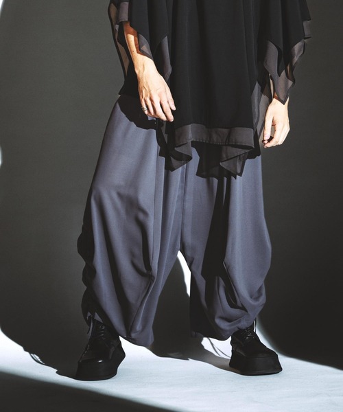 NO ID.(ノーアイディ)の「【NO ID.】Squid Gather Baggy Trousers / Squid ギャザー バギー トラウザーズ(スラックス・メンズ・グレー/ブラック・2/1)」の15枚目の写真