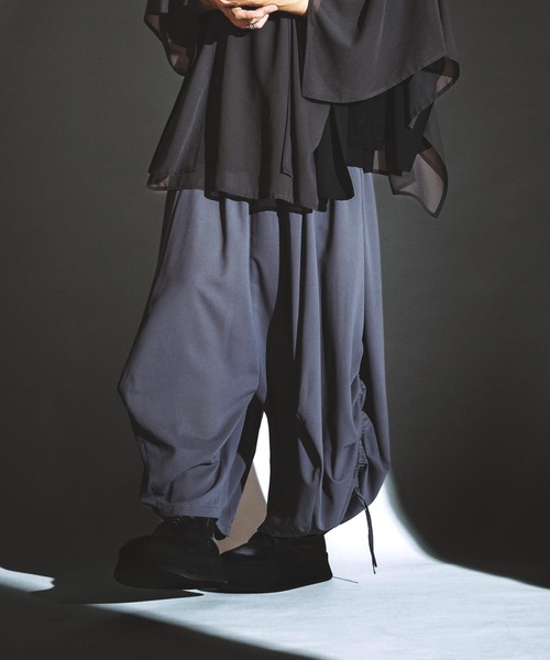 NO ID.(ノーアイディ)の「【NO ID.】Squid Gather Baggy Trousers / Squid ギャザー バギー トラウザーズ(スラックス・メンズ・グレー/ブラック・2/1)」の14枚目の写真