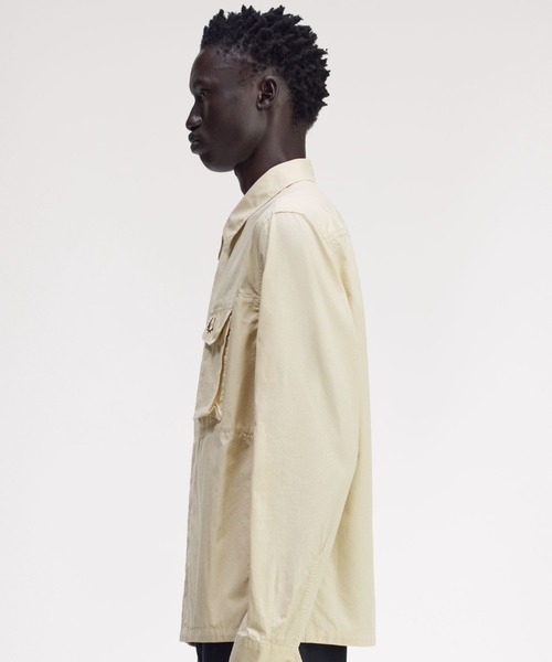 FRED PERRY（フレッドペリー）の「Poplin Overshirt／コットンポプリンオーバーシャツ（シャツ/ブラウス・メンズ・ブラック/ベージュ・M/L）」の13枚目の写真