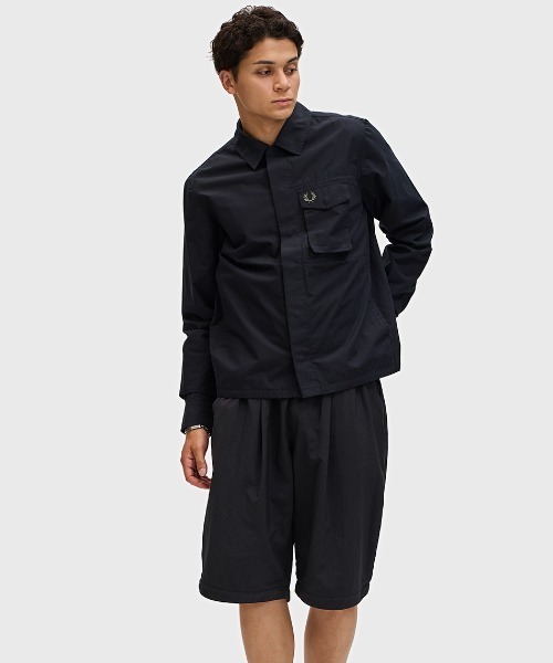 FRED PERRY（フレッドペリー）の「Poplin Overshirt／コットンポプリンオーバーシャツ（シャツ/ブラウス・メンズ・ブラック/ベージュ・M/L）」の17枚目の写真