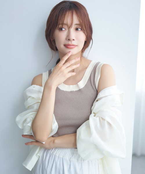 mysty woman（ミスティウーマン）の「2WAY配色ニットタンク　581386（タンクトップ・レディース・ベージュ/ブラック/オフホワイト・FREE）」の3枚目の写真