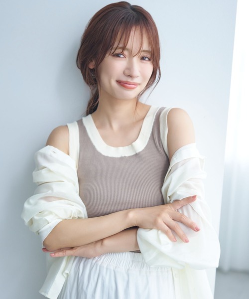 mysty woman（ミスティウーマン）の「2WAY配色ニットタンク　581386（タンクトップ・レディース・ベージュ/ブラック/オフホワイト・FREE）」の5枚目の写真