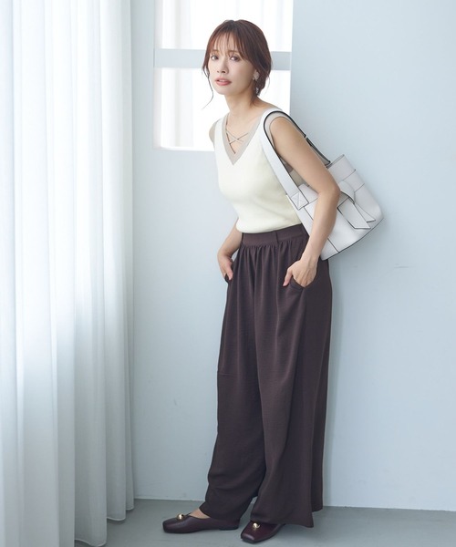 mysty woman（ミスティウーマン）の「2WAY配色ニットタンク　581386（タンクトップ・レディース・ベージュ/ブラック/オフホワイト・FREE）」の20枚目の写真