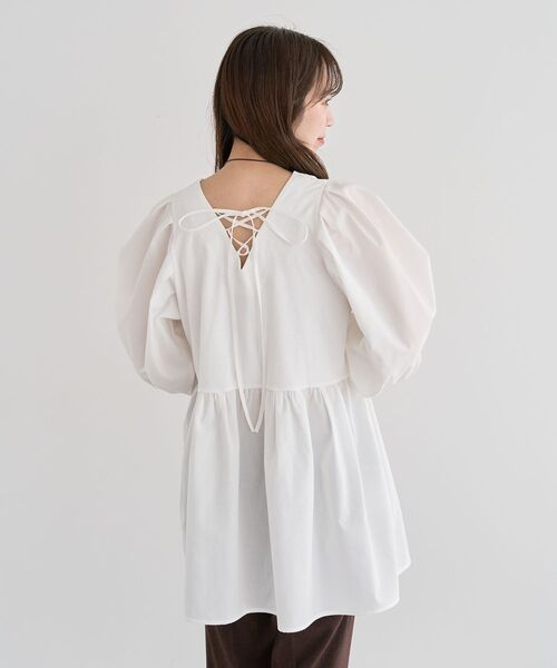 ELENCARE DUE（エレンカーレデュエ）の「・ELENCARE DUE 2wayボリュームチュニック（チュニック・レディース・オフホワイト/ブラック/ブラウン/ベージュ・FREE）」の14枚目の写真