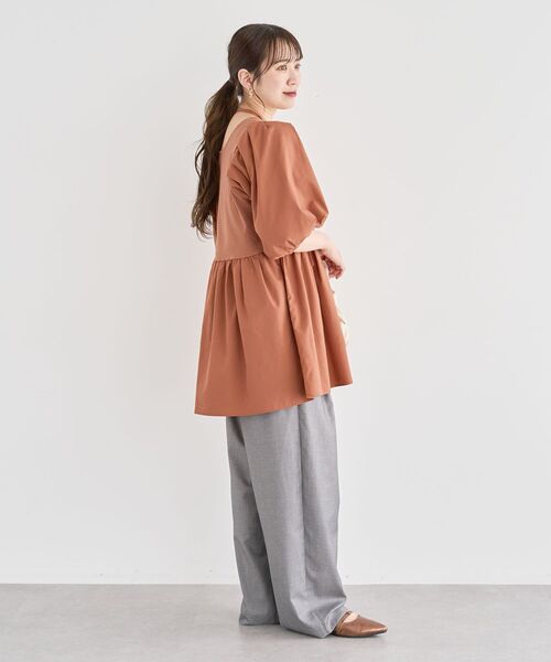 ELENCARE DUE（エレンカーレデュエ）の「・ELENCARE DUE 2wayボリュームチュニック（チュニック・レディース・オフホワイト/ブラック/ブラウン/ベージュ・FREE）」の16枚目の写真