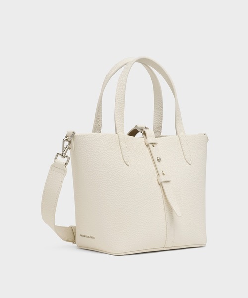 CHARLES & KEITH（チャールズ & キース）の「Beryl ベリル リサイクルレザーバケツバッグ（ショルダーバッグ・レディース・ワインレッド/クリーム/ブラック/ピンク・S）」の19枚目の写真