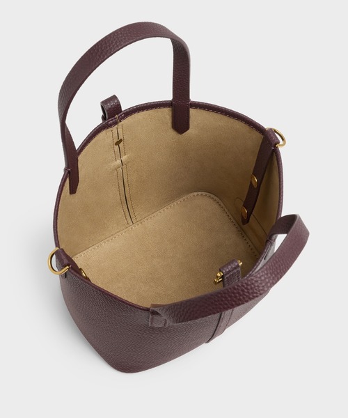 CHARLES & KEITH（チャールズ & キース）の「Beryl ベリル リサイクルレザーバケツバッグ（ショルダーバッグ・レディース・ワインレッド/クリーム/ブラック/ピンク・S）」の7枚目の写真