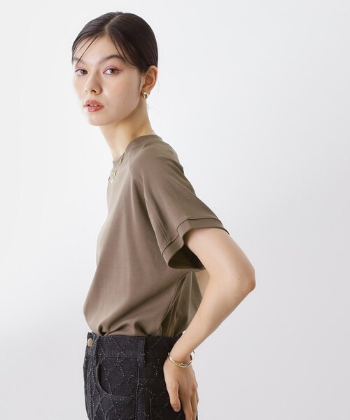 THE SHOP TK （ザ ショップ ティーケー ）の「【汗染み防止】ラグランスリーブTシャツ【洗濯機OK/UVケア】（Tシャツ/カットソー・レディース・オフホワイト/ブラウン系/サックスブルー/スミクロ・12/13）」の13枚目の写真