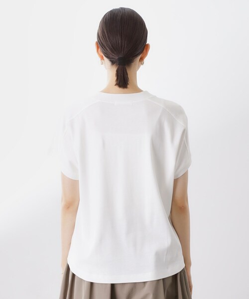 THE SHOP TK （ザ ショップ ティーケー ）の「【汗染み防止】ラグランスリーブTシャツ【洗濯機OK/UVケア】（Tシャツ/カットソー・レディース・オフホワイト/ブラウン系/サックスブルー/スミクロ・12/13）」の22枚目の写真