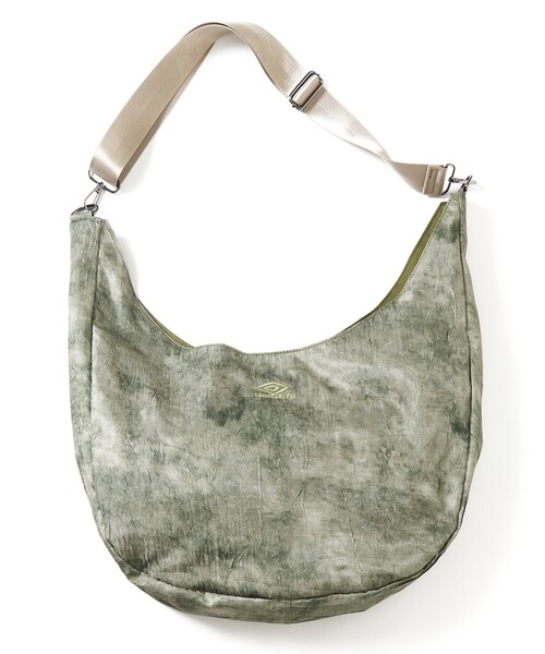 UMBRO(アンブロ)の「UMBRO/アンブロ SP Wrinkled ROUND SHOULDER BAG/別注 ラウンドショルダーバッグ/シワ加工(ショルダーバッグ・メンズ・ブラック/オリーブ/ブラウン・ONE SIZE)」の5枚目の写真