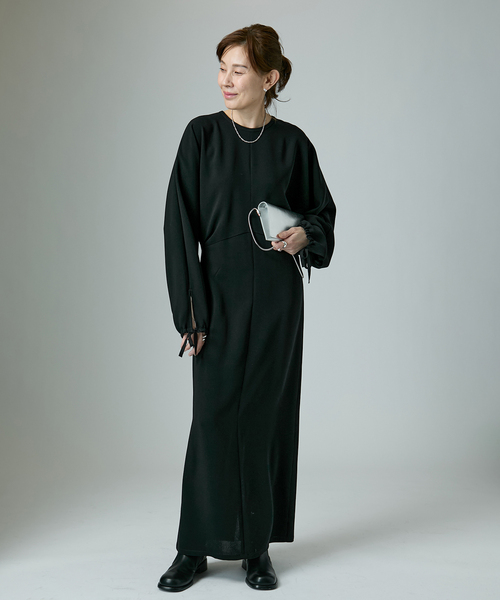 VERMEIL par iena(ヴェルメイユパーイエナ)の「ドルマンスリーブドレープワンピース(ワンピース・レディース・ブラック/ネイビー・40/38/36)」の3枚目の写真