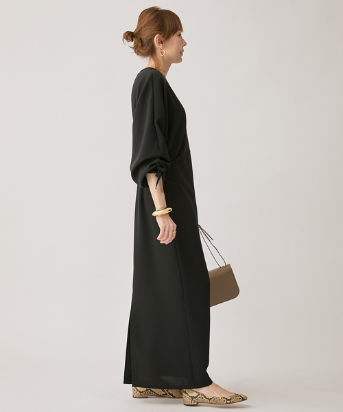 VERMEIL par iena(ヴェルメイユパーイエナ)の「ドルマンスリーブドレープワンピース(ワンピース・レディース・ブラック/ネイビー・40/38/36)」の9枚目の写真