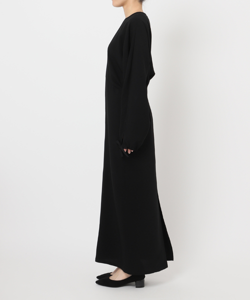 VERMEIL par iena(ヴェルメイユパーイエナ)の「ドルマンスリーブドレープワンピース(ワンピース・レディース・ブラック/ネイビー・40/38/36)」の16枚目の写真