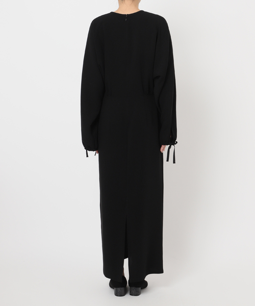 VERMEIL par iena(ヴェルメイユパーイエナ)の「ドルマンスリーブドレープワンピース(ワンピース・レディース・ブラック/ネイビー・40/38/36)」の17枚目の写真