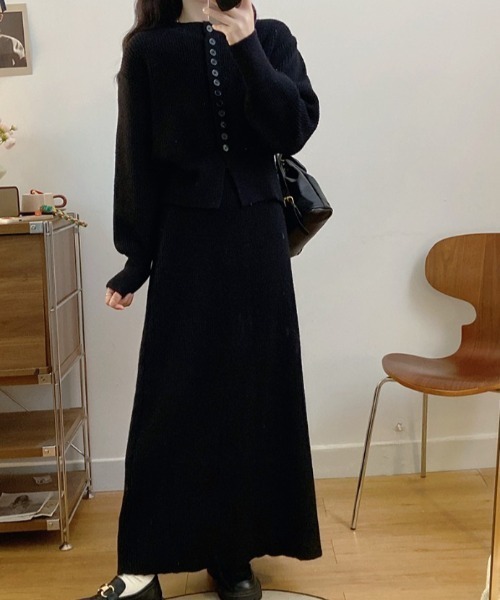 Aelina(エリナ)の「ニット長袖トップス+スカートセットアップ(セットアップ・レディース・ブラック/オフホワイト/ブラウン/ダークグレー・F)」の19枚目の写真