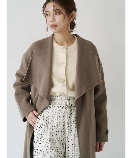 TONAL（トーナル）の「リバービッグカラーミディコート（その他アウター・レディース・ベージュ/モカ/ライトブルー・SMALL/MEDIUM）」の4枚目の写真