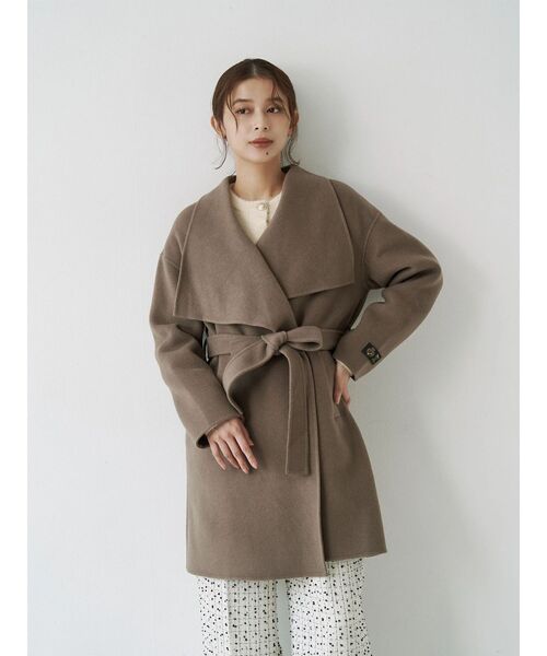 TONAL（トーナル）の「リバービッグカラーミディコート（その他アウター・レディース・ベージュ/モカ/ライトブルー・SMALL/MEDIUM）」の7枚目の写真