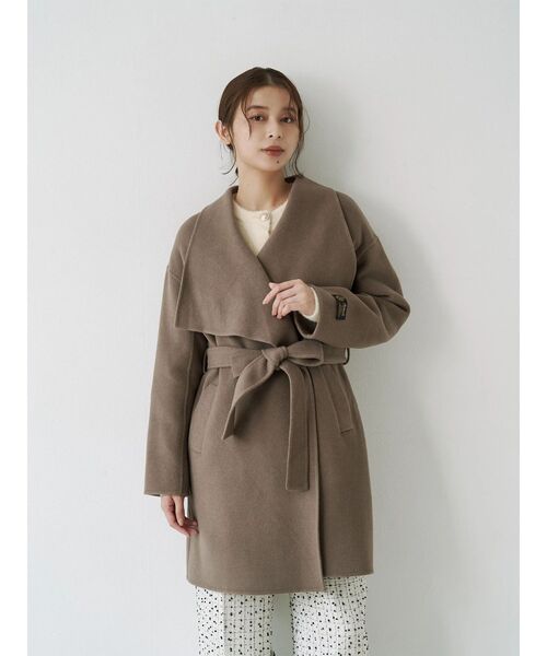 TONAL（トーナル）の「リバービッグカラーミディコート（その他アウター・レディース・ベージュ/モカ/ライトブルー・SMALL/MEDIUM）」の8枚目の写真