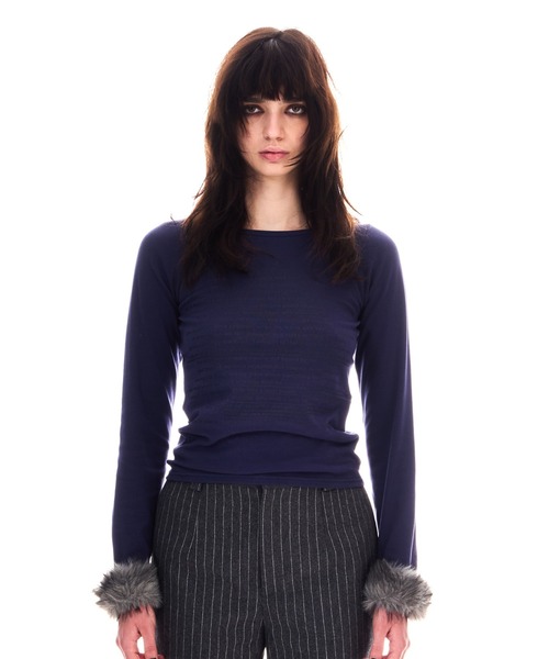 BEEDEN(ビーデン)の「POINT FUR PRINT LONG SLEEVE TEE(Tシャツ/カットソー・レディース・ブラック/パープル・FREE)」の1枚目の写真