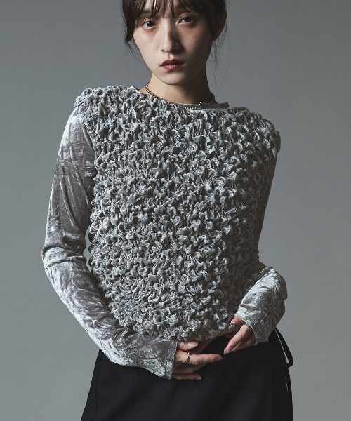 W:Huku（フーク）の「クラッシュ ベロア シャーリング トップス / Crash Velvet Shearling Tops（Tシャツ/カットソー・レディース・ブラック/ライトベージュ/ネイビー/ブラウン/ライトグレー・FREE）」の6枚目の写真