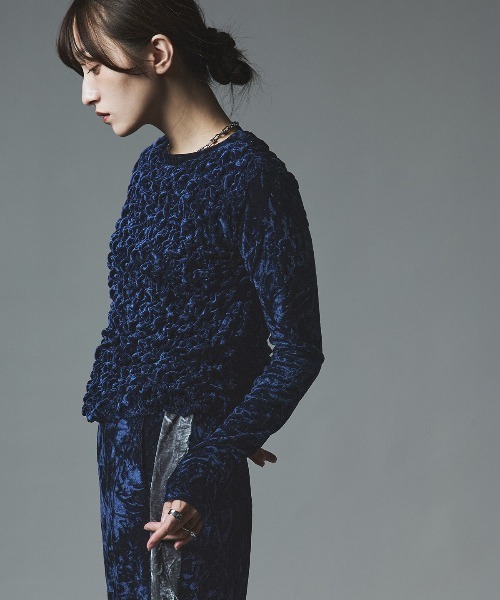 W:Huku（フーク）の「クラッシュ ベロア シャーリング トップス / Crash Velvet Shearling Tops（Tシャツ/カットソー・レディース・ブラック/ライトベージュ/ネイビー/ブラウン/ライトグレー・FREE）」の11枚目の写真