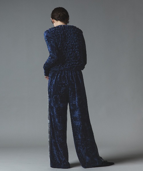 W:Huku（フーク）の「クラッシュ ベロア シャーリング トップス / Crash Velvet Shearling Tops（Tシャツ/カットソー・レディース・ブラック/ライトベージュ/ネイビー/ブラウン/ライトグレー・FREE）」の16枚目の写真