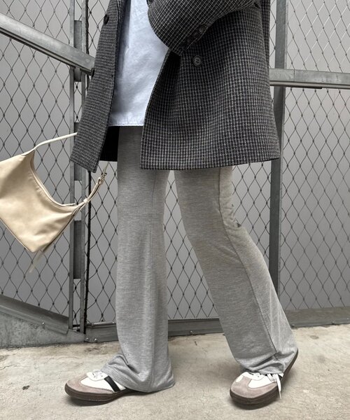 WILLOW(ウィロー)の「【willow】ストレッチフレアレギンスパンツ(その他パンツ・レディース・ブラック/グレー・ONE SIZE)」の2枚目の写真