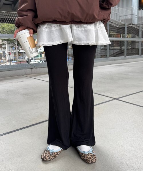 WILLOW(ウィロー)の「【willow】ストレッチフレアレギンスパンツ(その他パンツ・レディース・ブラック/グレー・ONE SIZE)」の1枚目の写真