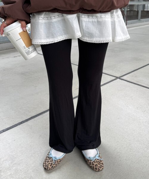 WILLOW(ウィロー)の「【willow】ストレッチフレアレギンスパンツ(その他パンツ・レディース・ブラック/グレー・ONE SIZE)」の5枚目の写真