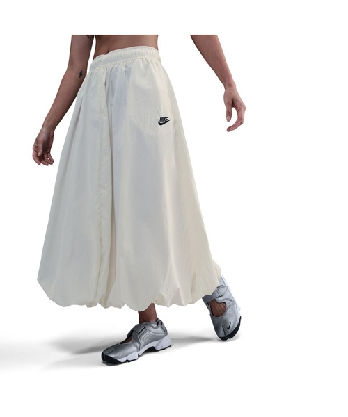 Nike ナイキ　試着のみタグ無し　S　プリーツスカート アンダーパンツ付き Nike ナイキ 試着のみタグ無し S プリーツスカート アンダーパンツ付き