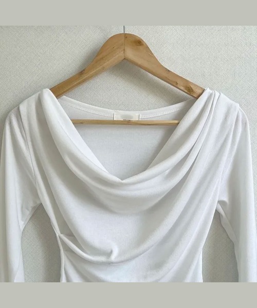 VIVID LADY(ビビッドレディー)の「ドレープネック タイトフィット長袖Tシャツ ロンT(Tシャツ/カットソー・レディース・アイボリー/ベージュ/ブラック・FREE)」の20枚目の写真