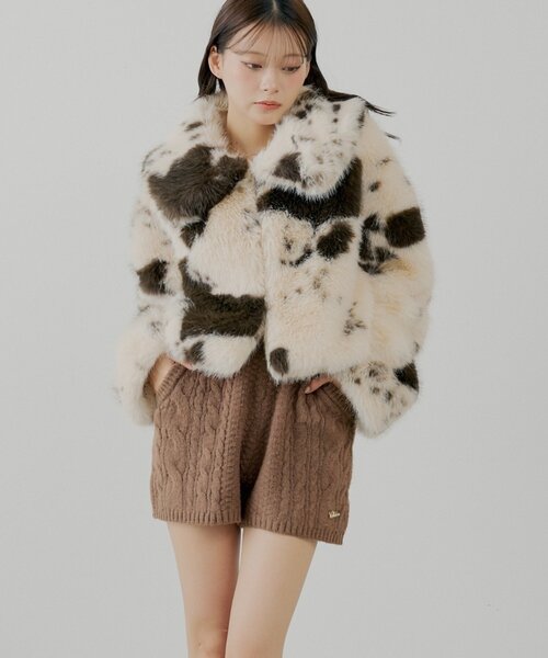 Chico（チコ）の「【セットアップ対応】ケーブルショートニットパンツ（その他パンツ・レディース・ブラウン/グレー/アイボリー/ベージュ・FREE）」の4枚目の写真