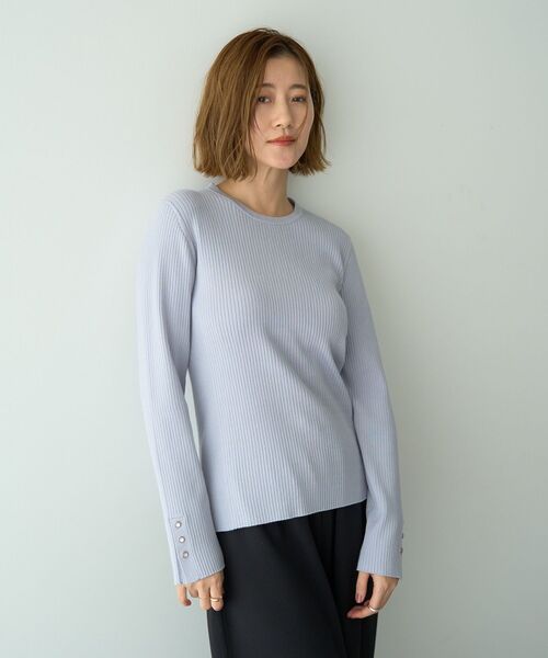 YECCA VECCA（イェッカヴェッカ）の「袖釦クルーネックリブニット（ニット/セーター・レディース・ベージュ/オレンジ/オフホワイト/ブラック/ライトブルー・FREE）」の10枚目の写真