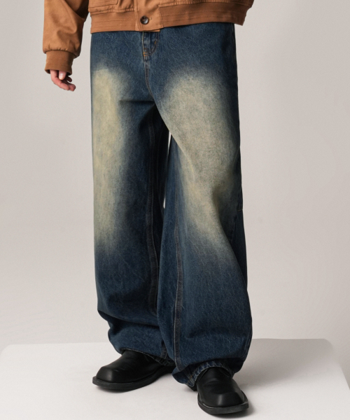 AVANDRESS(アバンドレス )の「Dart Tapered Pants DEEP BLUE(デニムパンツ・レディース・ダークブルー・X-SMALL/SMALL/MEDIUM/LARGE/X-LARGE)」の2枚目の写真