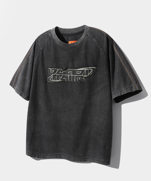 DIMITRI BLACK(ディミトリブラック)の「VLAD TYPE-Aトラックアートワーク半袖Tシャツ_ピグメントチャコール(Tシャツ/カットソー・レディース・その他・MEDIUM/LARGE/X-LARGE)」の1枚目の写真