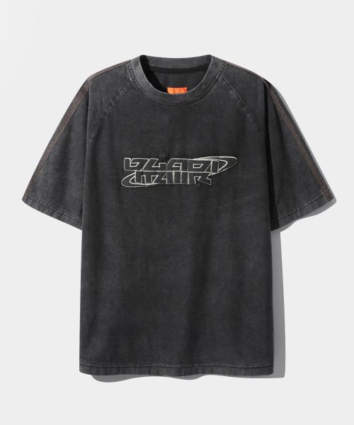 DIMITRI BLACK(ディミトリブラック)の「VLAD TYPE-Aトラックアートワーク半袖Tシャツ_ピグメントチャコール(Tシャツ/カットソー・レディース・その他・MEDIUM/LARGE/X-LARGE)」の2枚目の写真