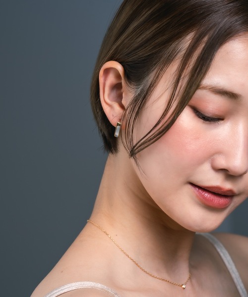 Os accessory(オズアクセサリー)の「Os -オズ- 【金属アレルギー対応】 シェルスリムピアス(ピアス(両耳用)・レディース・シルバー/ゴールド・ONE SIZE)」の17枚目の写真