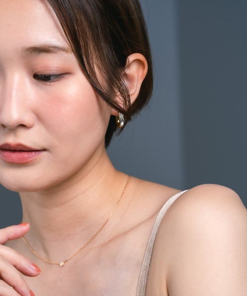 Os accessory(オズアクセサリー)の「Os -オズ- 【金属アレルギー対応】 シェルスリムピアス(ピアス(両耳用)・レディース・シルバー/ゴールド・ONE SIZE)」の18枚目の写真