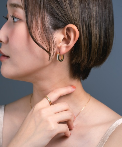 Os accessory(オズアクセサリー)の「Os -オズ- 【金属アレルギー対応】 シェルスリムピアス(ピアス(両耳用)・レディース・シルバー/ゴールド・ONE SIZE)」の20枚目の写真