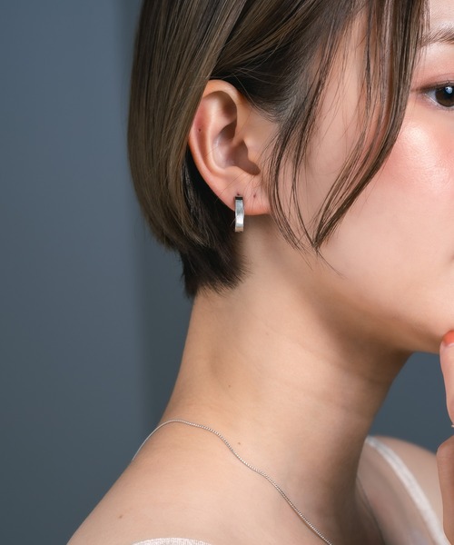 Os accessory(オズアクセサリー)の「Os -オズ- 【金属アレルギー対応】 シェルスリムピアス(ピアス(両耳用)・レディース・シルバー/ゴールド・ONE SIZE)」の8枚目の写真