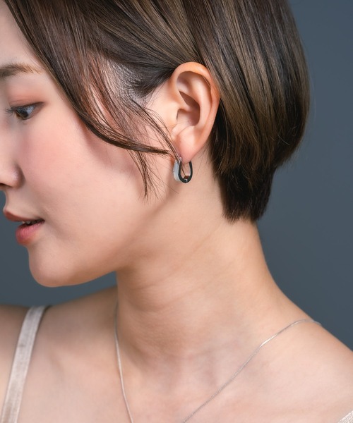 Os accessory(オズアクセサリー)の「Os -オズ- 【金属アレルギー対応】 シェルスリムピアス(ピアス(両耳用)・レディース・シルバー/ゴールド・ONE SIZE)」の14枚目の写真